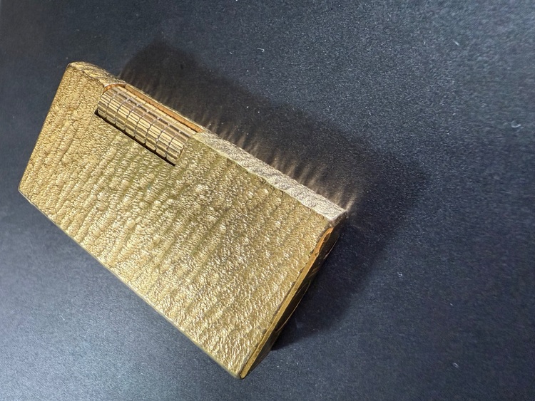 dunhillライター（喫煙具）の商品画像 - 査定依頼日：2025年9月7日 - 最高査定価格：3,000円