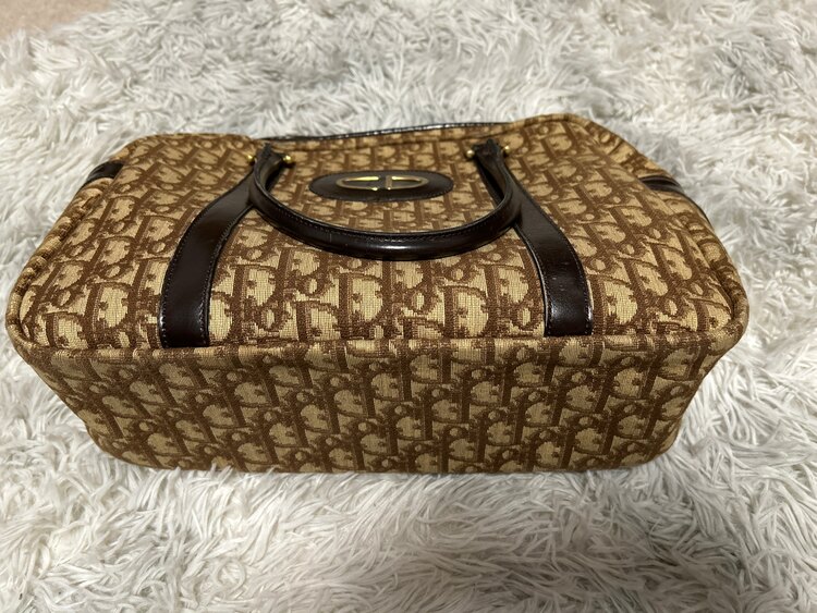 ディオール  （ブランドバッグ）の商品画像 - 査定依頼日：2025年3月28日 - 最高査定価格：15,000円