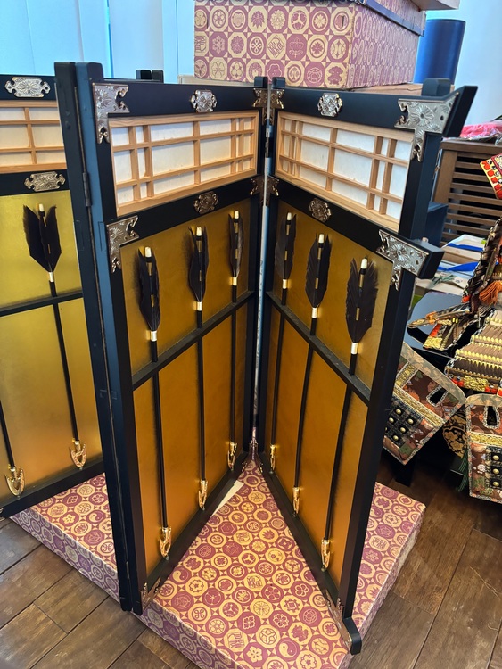 五月人形　上原玉鳳作　飛鳥　12号　大鎧（美術品・骨董品）の商品画像 - 査定依頼日：2025年11月25日 - 最高査定価格：2,000円