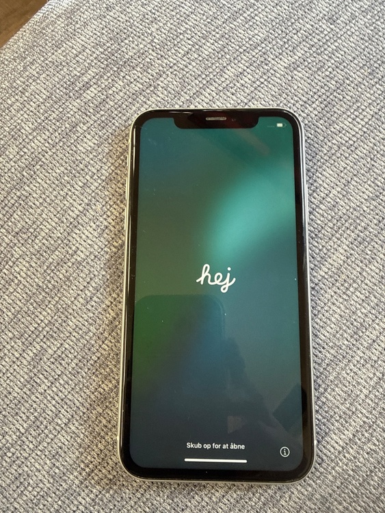 iPhoneXR 256GB docomo（スマホ）の商品画像 - 査定依頼日：2026年2月5日 - 最高査定価格：100,000円