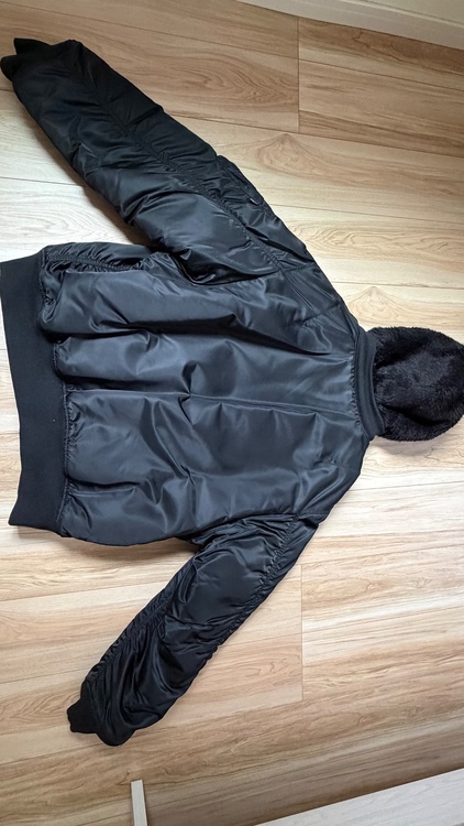 Faux Fur Reversible MA-1（古着・ファッション）の商品画像 - 査定依頼日：2025年12月14日 - 最高査定価格：25,000円