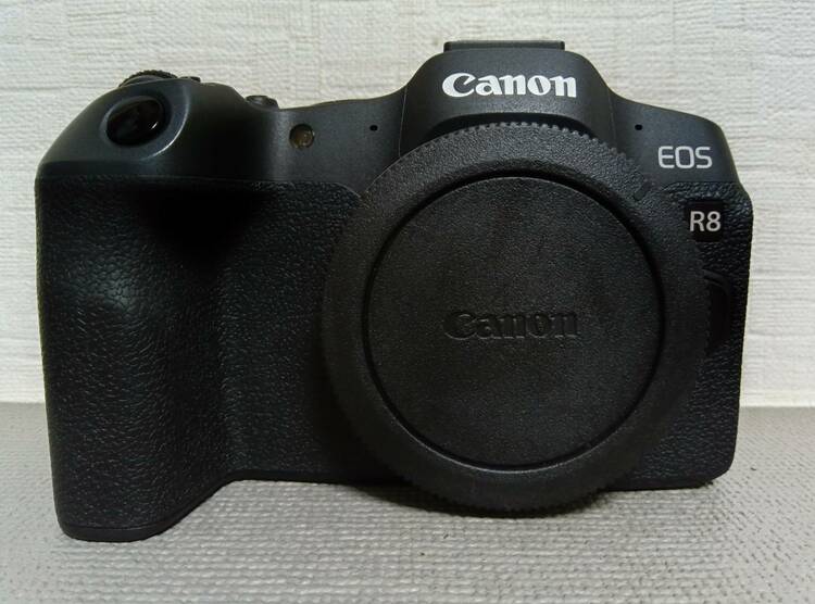 EOS　R８（カメラ）の商品画像 - 査定依頼日：2026年4月26日 - 最高査定価格：115,000円
