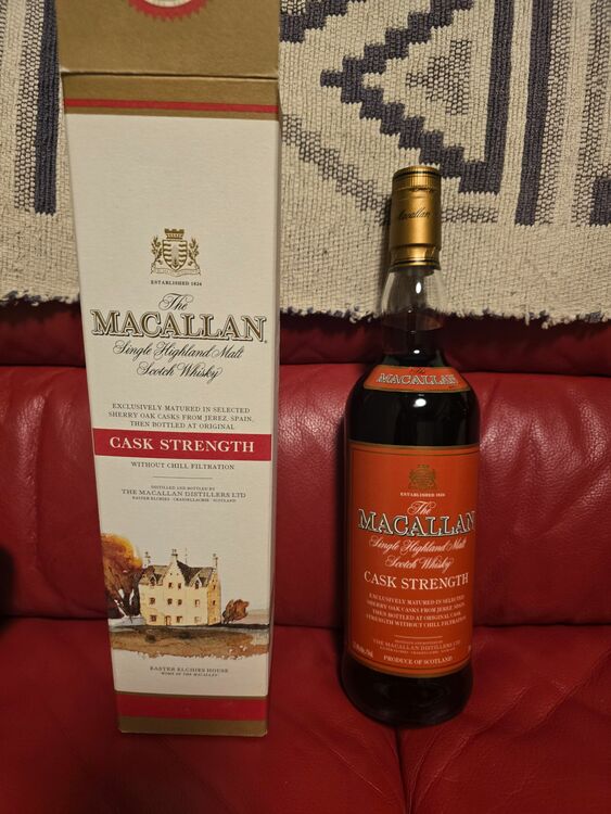 ザ マッカラン カスクストレングス レッドラベル 旧ボトル 750ml 57.8（お酒）の商品画像 - 査定依頼日：2025年8月4日 - 最高査定価格：300,000円