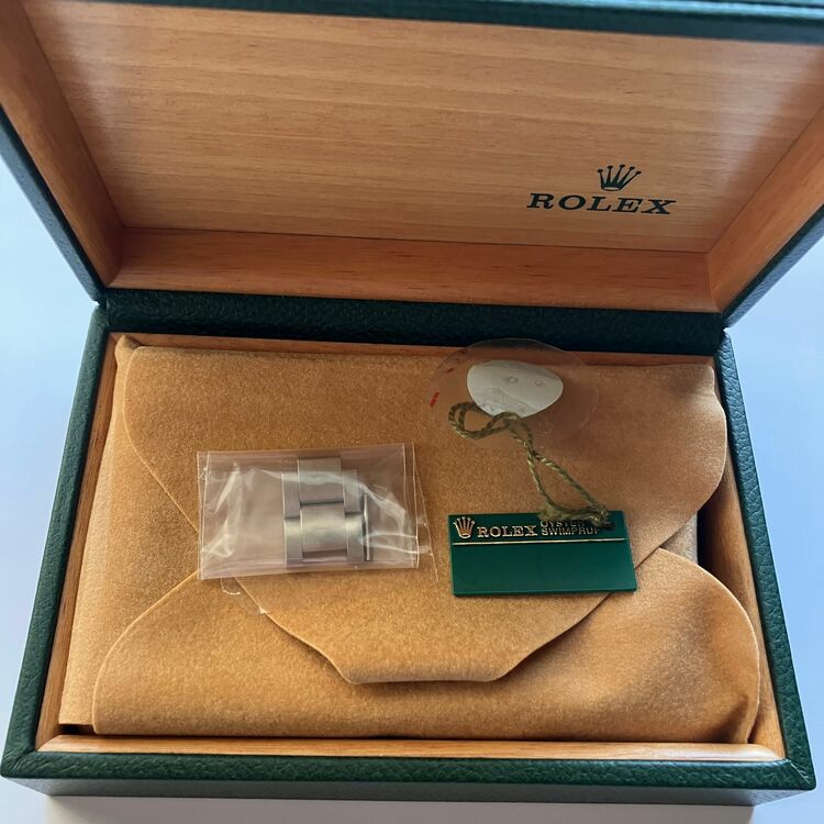 16600（高級時計）の商品画像 - 査定依頼日：2025年11月4日 - 最高査定価格：1,310,000円