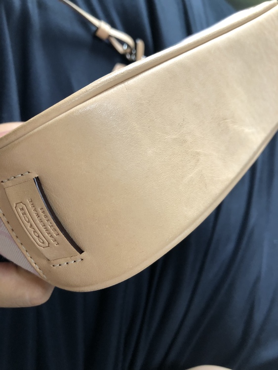 M2J-6094（ブランドバッグ）の商品画像 - 査定依頼日：2021年8月9日 - 最高査定価格：5,000円