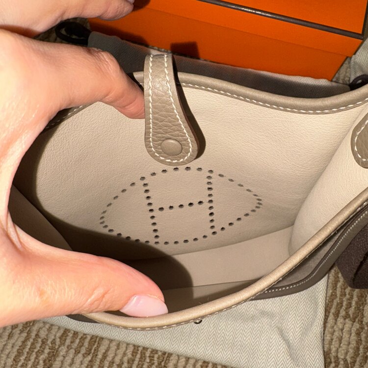 エルメス エブリン （ブランドバッグ）の商品画像 - 査定依頼日：2025年4月19日 - 最高査定価格：400,000円