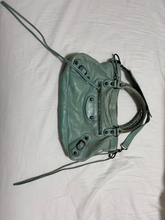 バレンシアガ  （ブランドバッグ）の商品画像 - 査定依頼日：2025年10月31日 - 最高査定価格：50,000円