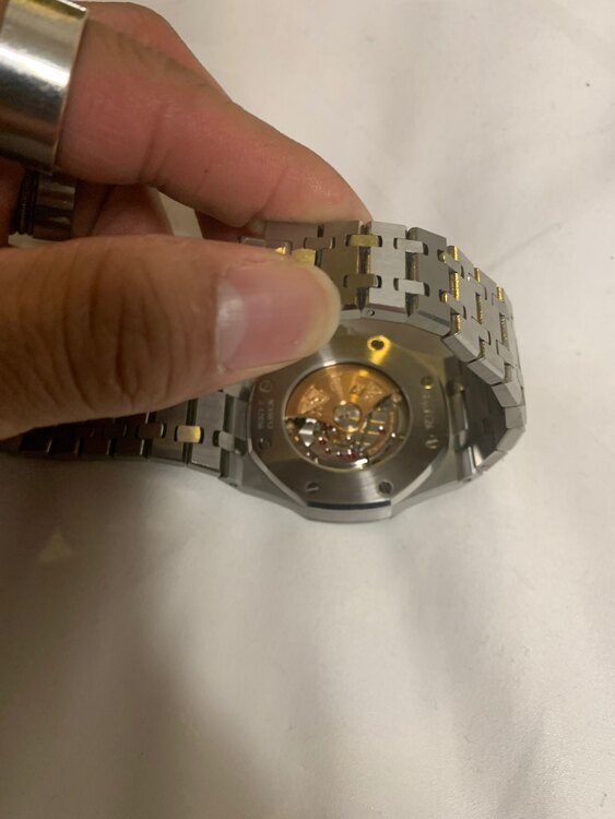 オーデマピゲ ロイヤルオーク （高級時計）の商品画像 - 査定依頼日：2025年4月11日 - 最高査定価格：4,200,000円