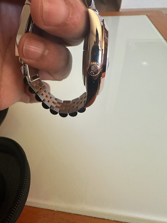 ロレックス デイトジャスト 12630（高級時計）の商品画像 - 査定依頼日：2025年2月1日 - 最高査定価格：2,200,000円