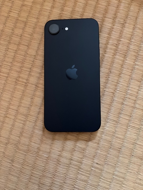 iPhone iPhone 16e 128GB Softbank（スマホ）の商品画像 - 査定依頼日：2026年9月19日 - 最高査定価格：67,000円