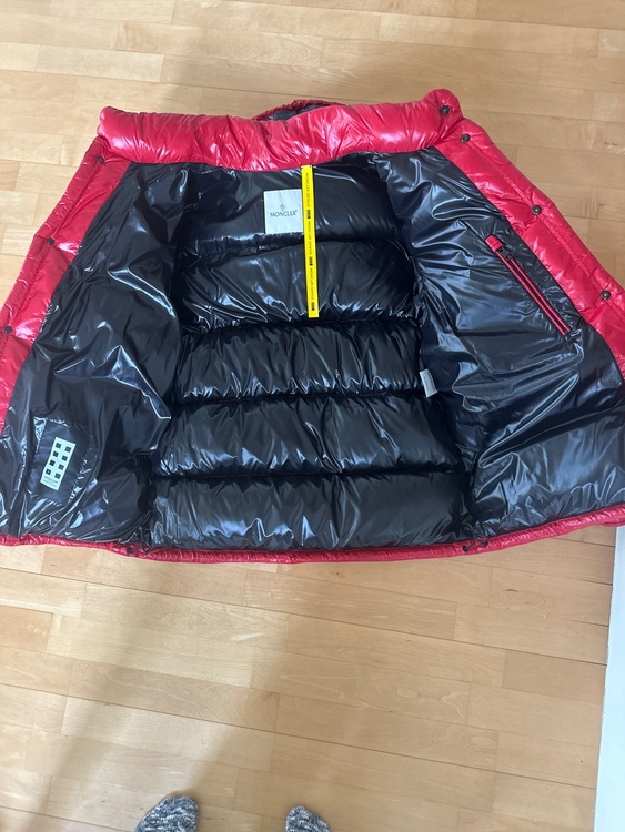 MONCLER モンクレール ダウンGENIUSジーニアスKARAKORUM2（古着・ファッション）の商品画像 - 査定依頼日：2026年2月7日 - 最高査定価格：36,000円