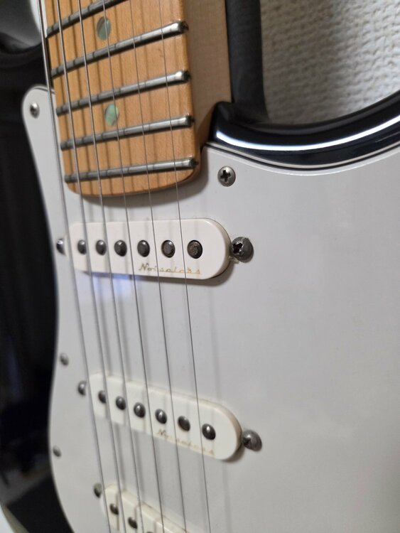 AmericanDeluxeStratocaster（ピアノ・楽器・PA機材）の商品画像 - 査定依頼日：2026年4月29日 - 最高査定価格：70,000円