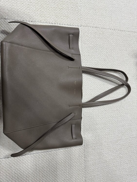 セリーヌ  （ブランドバッグ）の商品画像 - 査定依頼日：2025年2月27日 - 最高査定価格：65,000円