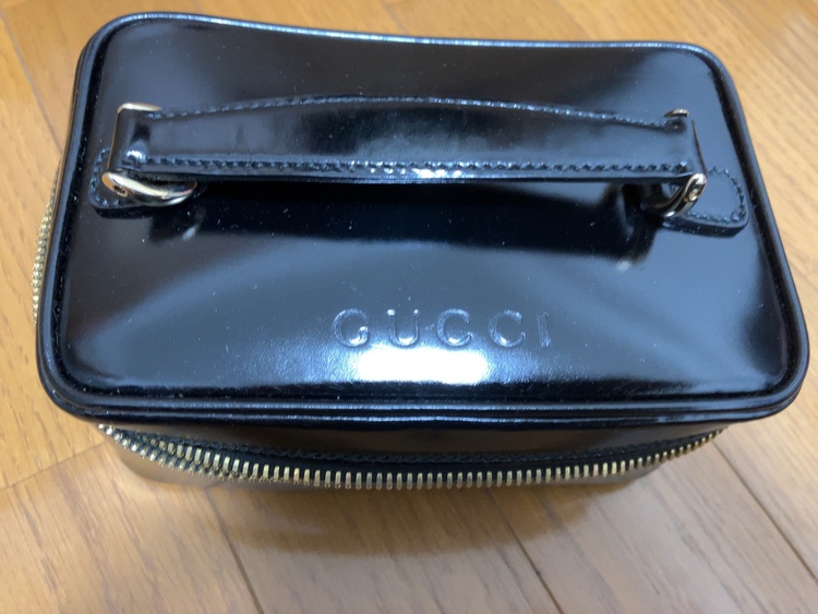 バンブーバニティ　エナメル（ブランドバッグ）の商品画像 - 査定依頼日：2025年12月23日 - 最高査定価格：2,000円