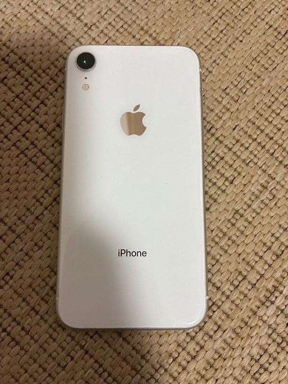 iPhone xr（スマホ）の商品画像 - 査定依頼日：2026年5月10日 - 最高査定価格：12,000円