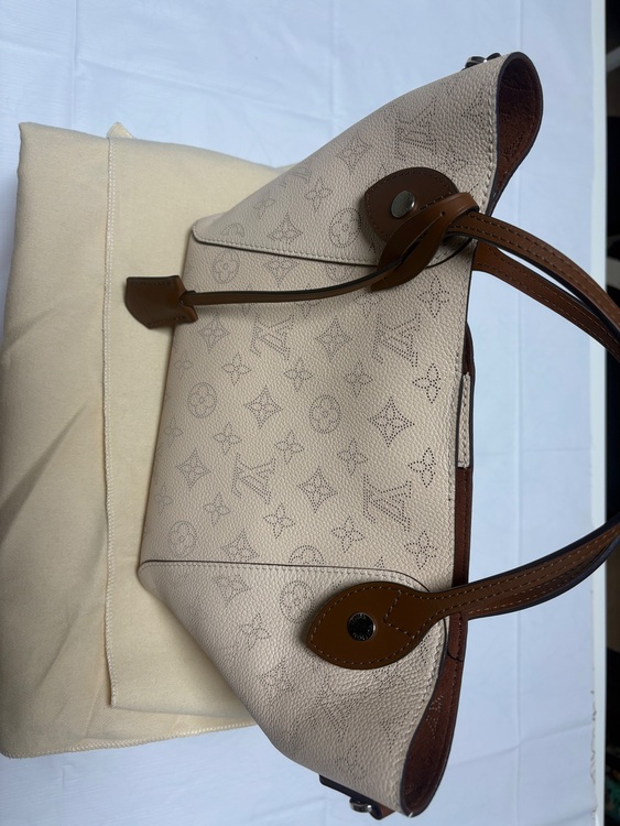 ヴィトン マヒナ ヒナPM（ブランドバッグ）の商品画像 - 査定依頼日：2025年9月26日 - 最高査定価格：220,000円