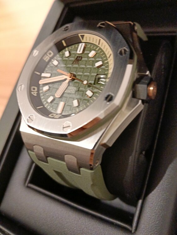 オフショアダイバー（高級時計）の商品画像 - 査定依頼日：2026年4月10日 - 最高査定価格：4,000,000円