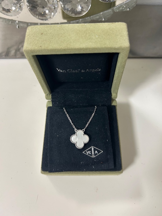 ヴィンテージ アルハンブラ ペンダント（金・貴金属）の商品画像 - 査定依頼日：2025年12月9日 - 最高査定価格：310,000円