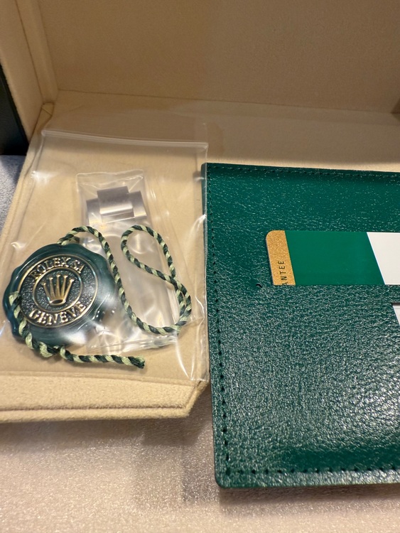 116500LN ステンレス　黒文字盤（高級時計）の商品画像 - 査定依頼日：2025年10月5日 - 最高査定価格：3,720,000円