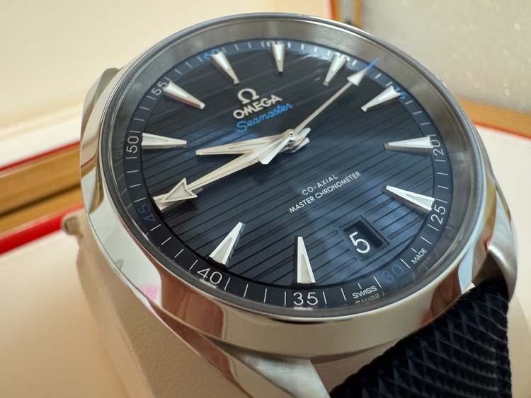 オメガ シーマスター  220.10.41.21.03.001（高級時計）の商品画像 - 査定依頼日：2025年10月13日 - 最高査定価格：580,000円