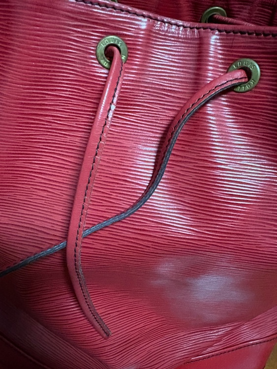 エピ・ノエショルダーバッグ（ブランドバッグ）の商品画像 - 査定依頼日：2026年2月13日 - 最高査定価格：31,000円