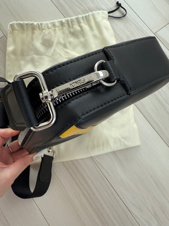 USDFE73005011（ブランドバッグ）の商品画像 - 査定依頼日：2025年1月8日 - 最高査定価格：90,000円