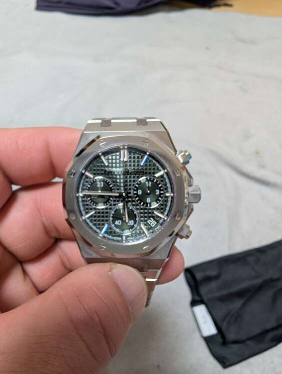 オーデマピゲ ロイヤルオーク オーデマピゲ ロイヤルオーク クロノグラフ　50周年記念記念ローター搭載 26240ST.OO.1320ST.02 ステンレススチール 41mm（高級時計）の商品画像 - 査定依頼日：2024年12月29日 - 最高査定価格：8,300,000円