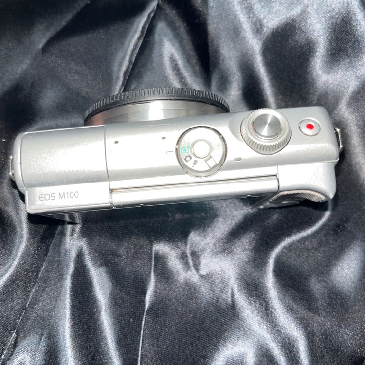 ミラーレス一眼（カメラ）の商品画像 - 査定依頼日：2025年10月15日 - 最高査定価格：30,000円