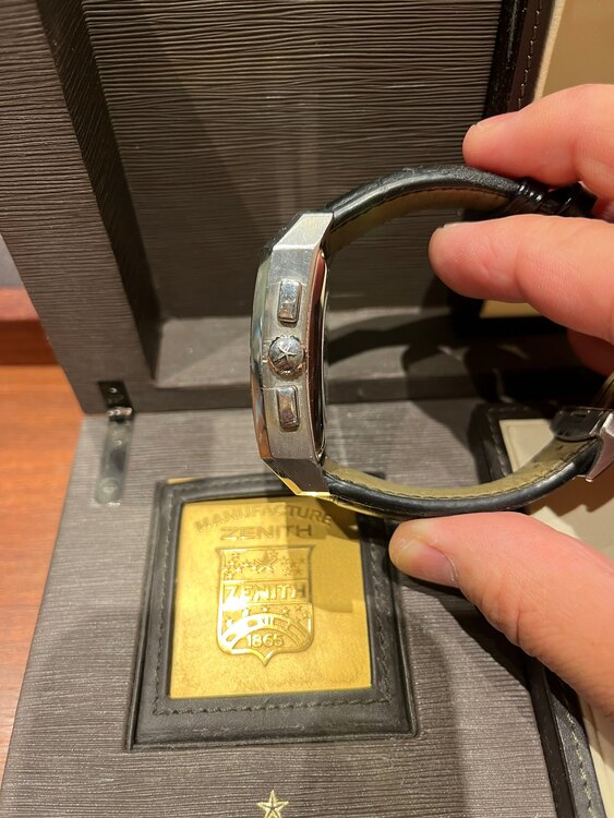 ゼニス エルプリメロ 03.0550.4021/21.C503（高級時計）の商品画像 - 査定依頼日：2025年4月13日 - 最高査定価格：300,000円