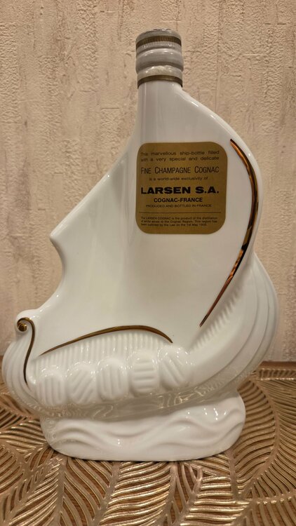 ヴァイキング·シップ(ラーセン社（お酒）の商品画像 - 査定依頼日：2026年4月10日 - 最高査定価格：1,000円