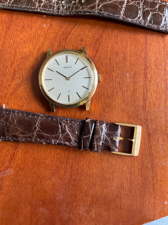 セイコー その他 2220-0180 18k（高級時計）の商品画像 - 査定依頼日：2025年12月3日 - 最高査定価格：400,000円