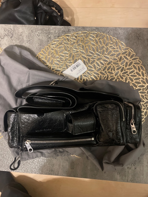 バレンシアガ  （ブランドバッグ）の商品画像 - 査定依頼日：2026年2月24日 - 最高査定価格：100,000円