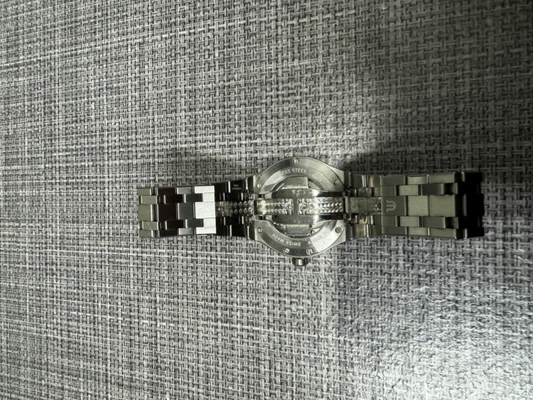 その他 その他 モーリスラクロア　Aikon Automatic 42mm Summer Edition  AI6008-SS00F-431-C（高級時計）の商品画像 - 査定依頼日：2026年3月11日 - 最高査定価格：200,000円