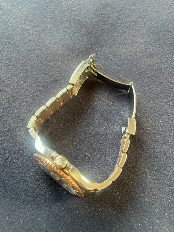 ロレックス ヨットマスター 11662（高級時計）の商品画像 - 査定依頼日：2025年5月5日 - 最高査定価格：2,050,000円