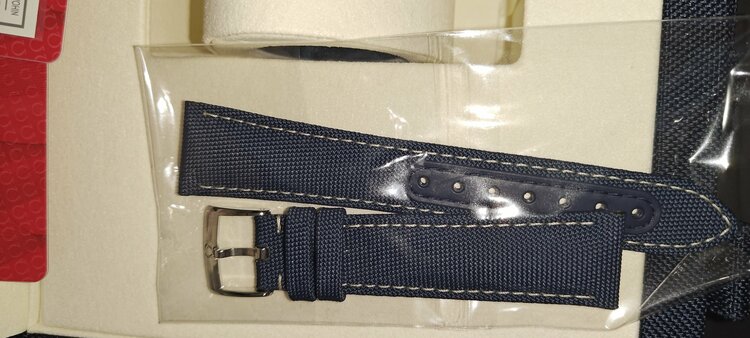 スヌーピースピードマスター（高級時計）の商品画像 - 査定依頼日：2026年2月25日 - 最高査定価格：2,050,000円