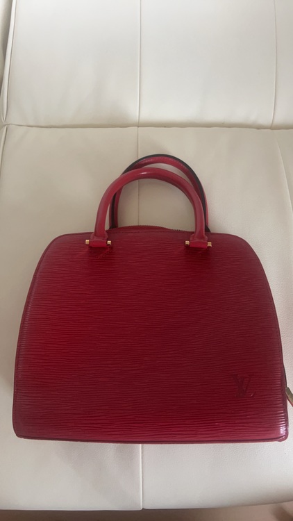 エピパンヌフ（ブランドバッグ）の商品画像 - 査定依頼日：2025年8月21日 - 最高査定価格：80,000円