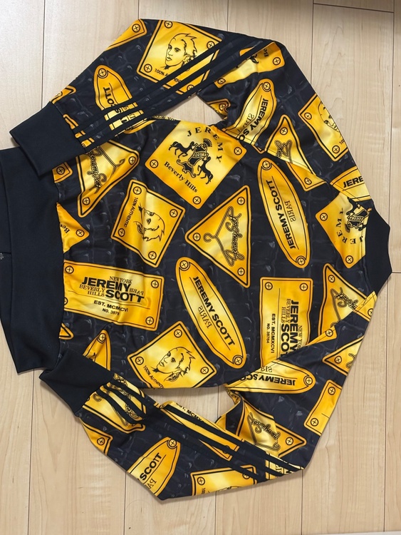 ジェレミースコットコラボジャージ（古着・ファッション）の商品画像 - 査定依頼日：2026年9月30日 - 最高査定価格：3,000円