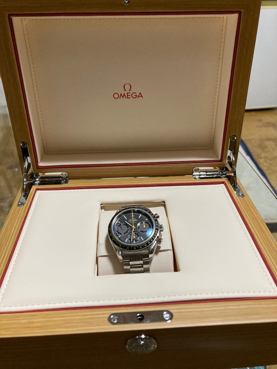 オメガ スピードマスター 32630405006001（高級時計）の商品画像 - 査定依頼日：2026年3月26日 - 最高査定価格：500,000円