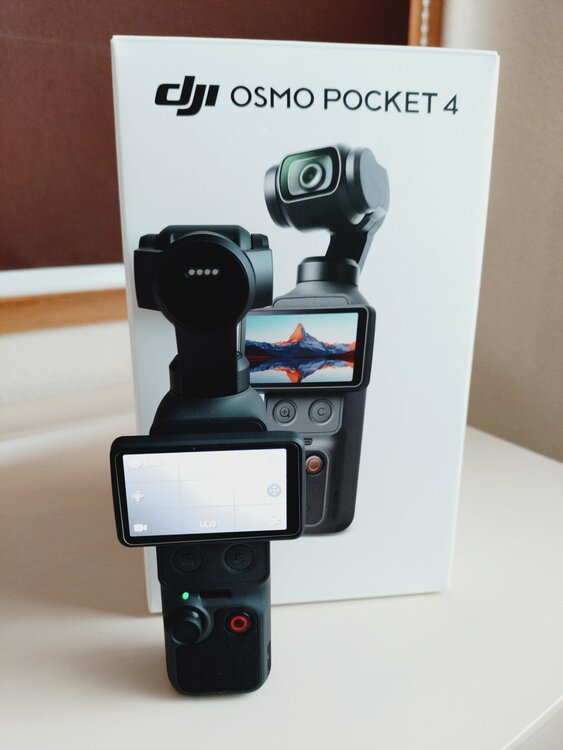 DJI Osmo Pocket 4 クリエイター コンボ（カメラ）の商品画像 - 査定依頼日：2026年7月12日 - 最高査定価格：61,100円