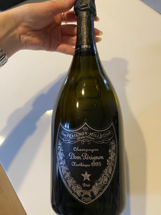 シャンパン ドン・ペリニヨン （お酒）の商品画像 - 査定依頼日：2025年5月22日 - 最高査定価格：62,000円