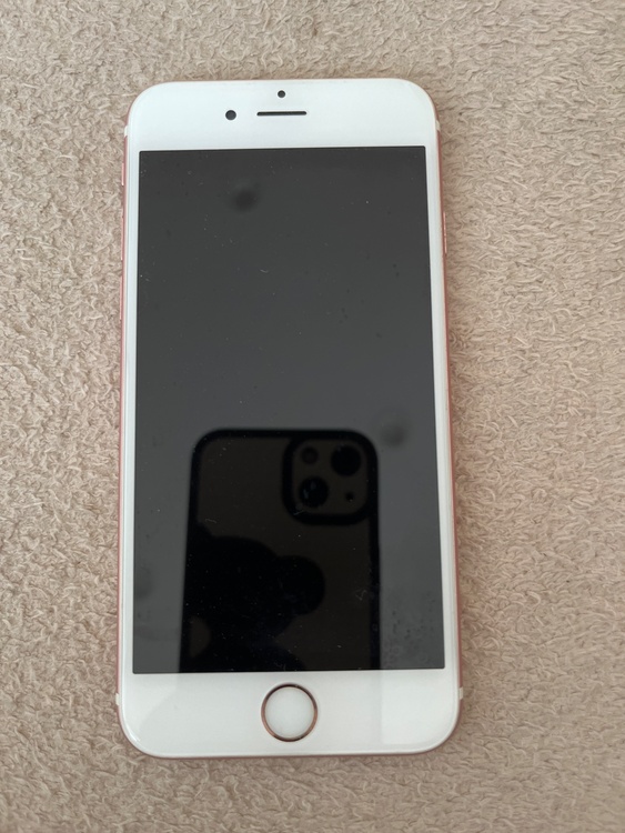 iPhone iPhone8 64GB docomo（スマホ）の商品画像 - 査定依頼日：2026年9月13日 - 最高査定価格：2,100円