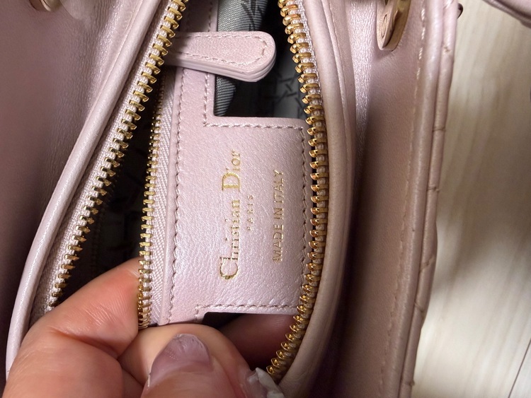 レディディオール（ブランドバッグ）の商品画像 - 査定依頼日：2025年12月2日 - 最高査定価格：200,000円