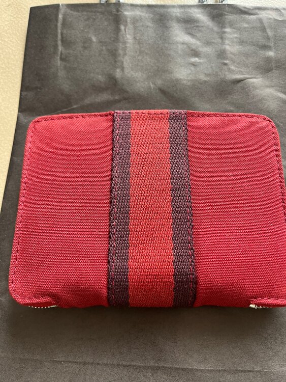 エルメス　財布（ブランド財布・小物）の商品画像 - 査定依頼日：2025年1月14日 - 最高査定価格：7,000円