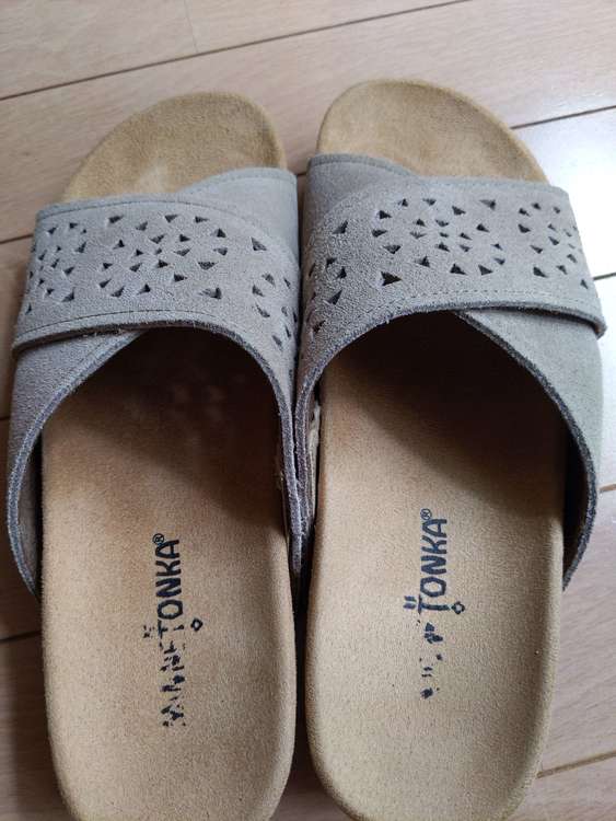 MINNETONKA　サンダル（古着・ファッション）の商品画像 - 査定依頼日：2023年5月3日