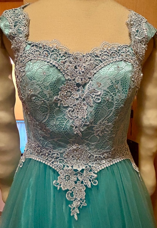 カラードレス（古着・ファッション）の商品画像 - 査定依頼日：2025年11月15日 - 最高査定価格：2,000円