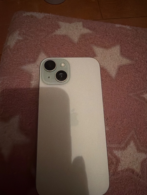 iPhone iPhone 15 128GB au（スマホ）の商品画像 - 査定依頼日：2026年9月3日 - 最高査定価格：66,000円