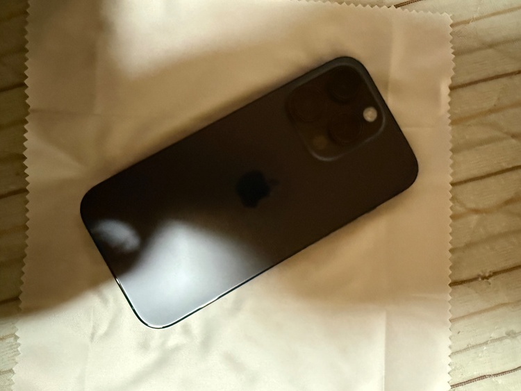 iPhone iPhone 14 Pro 128GB au（スマホ）の商品画像 - 査定依頼日：2026年5月23日 - 最高査定価格：61,000円