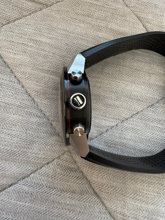 タグホイヤー カレラ CAR2A1Z.FT6044（高級時計）の商品画像 - 査定依頼日：2025年4月26日 - 最高査定価格：285,000円