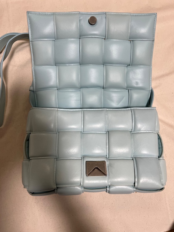 パデットカセット（ブランドバッグ）の商品画像 - 査定依頼日：2026年4月20日 - 最高査定価格：120,000円