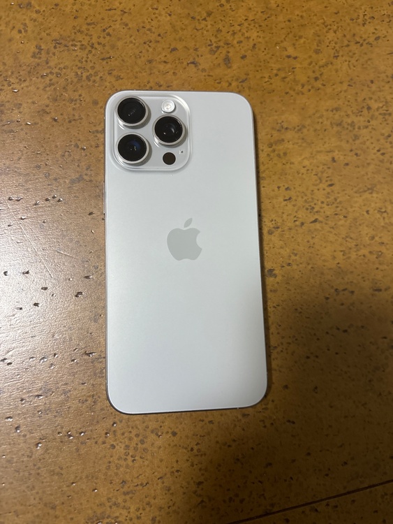 iPhone iPhone 15 Pro Max 256GB au（スマホ）の商品画像 - 査定依頼日：2026年6月4日 - 最高査定価格：97,000円